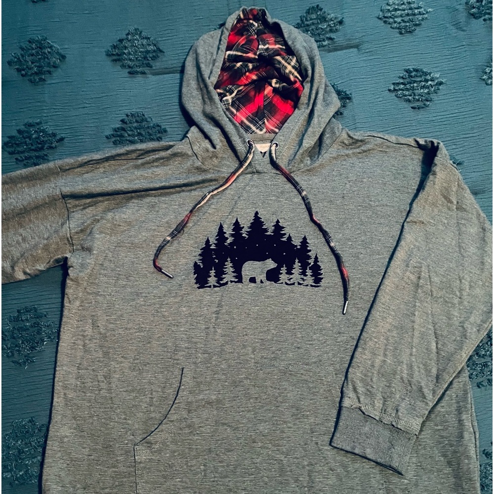 Maurice green hoodie with black bear and pine tree silhouettes